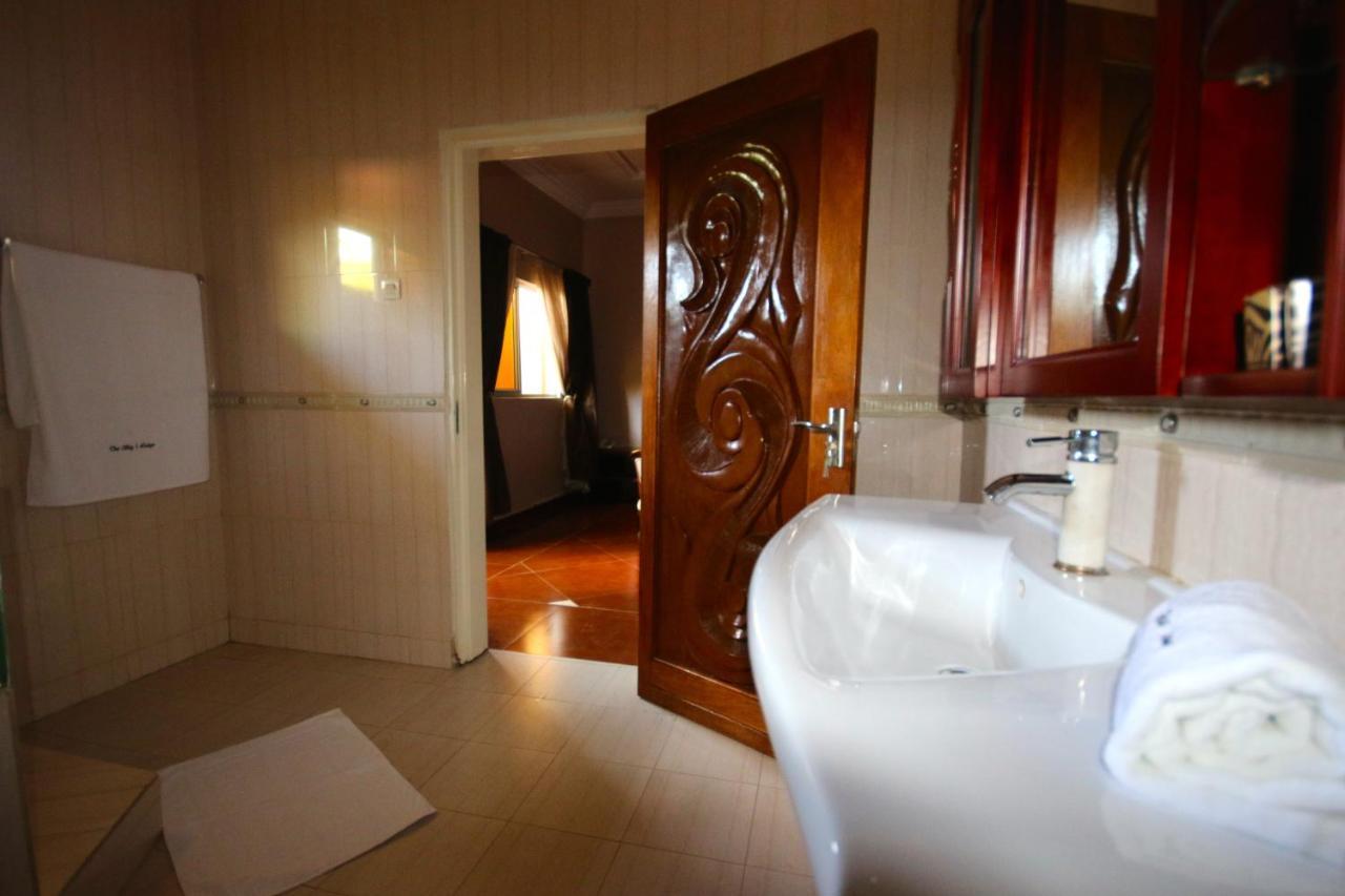 The Big 5 Hotel, Lodge & Camp Lubumbashi 外观 照片
