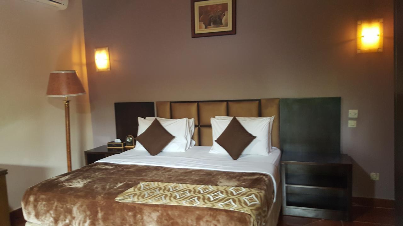 The Big 5 Hotel, Lodge & Camp Lubumbashi 外观 照片